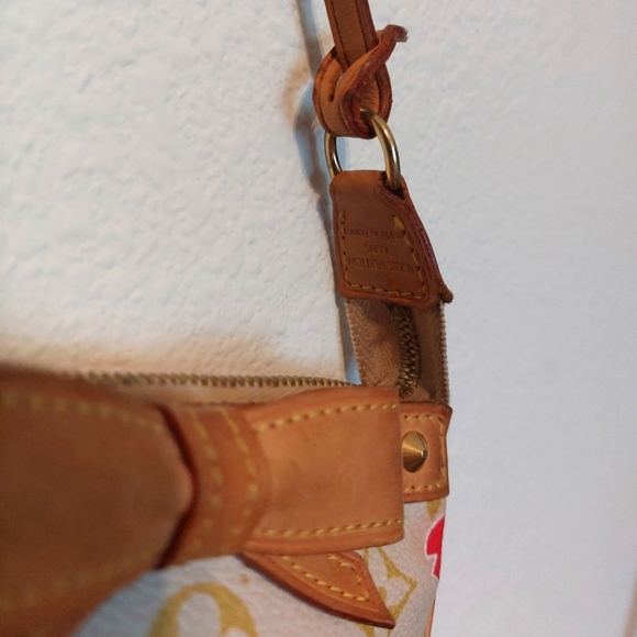 Louis Vuitton Cherry Blossom Pochette ❤️ - Picture 3 of 10